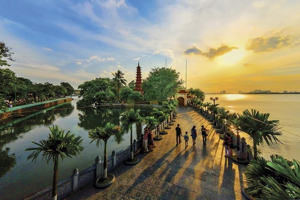 Trấn Quốc Pagoda.