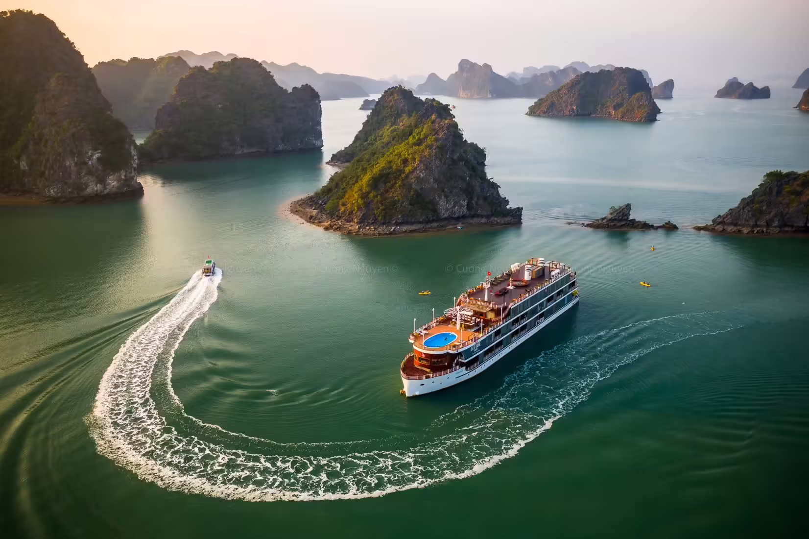 Cruises in Halong Bay